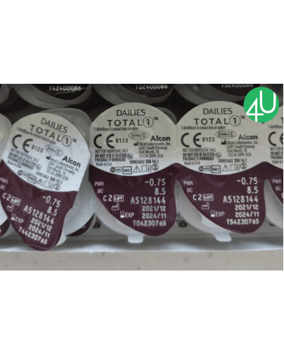 Одноденні контактні лінзи Alcon Dailies Total 1